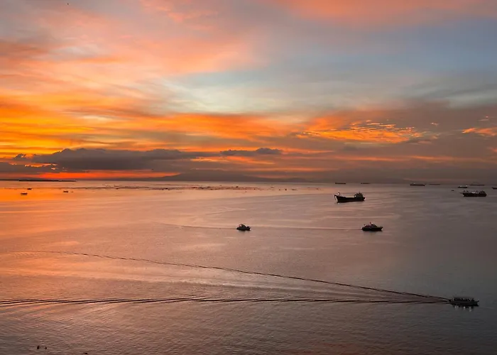 Luxurious 1 Bedroom Facing Bay Sunset Nearby Okada Moa Solaire Ayala Malls *