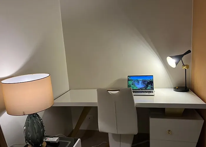 Luxurious 1 Bedroom Facing Bay Sunset Nearby Okada Moa Solaire Ayala Malls * Manila